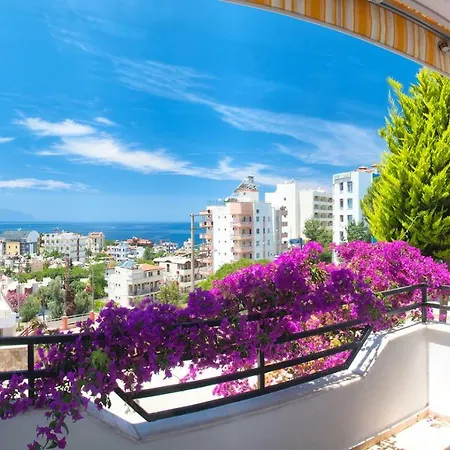 Gunesli Tepe Konuk Evi * Kuşadası
